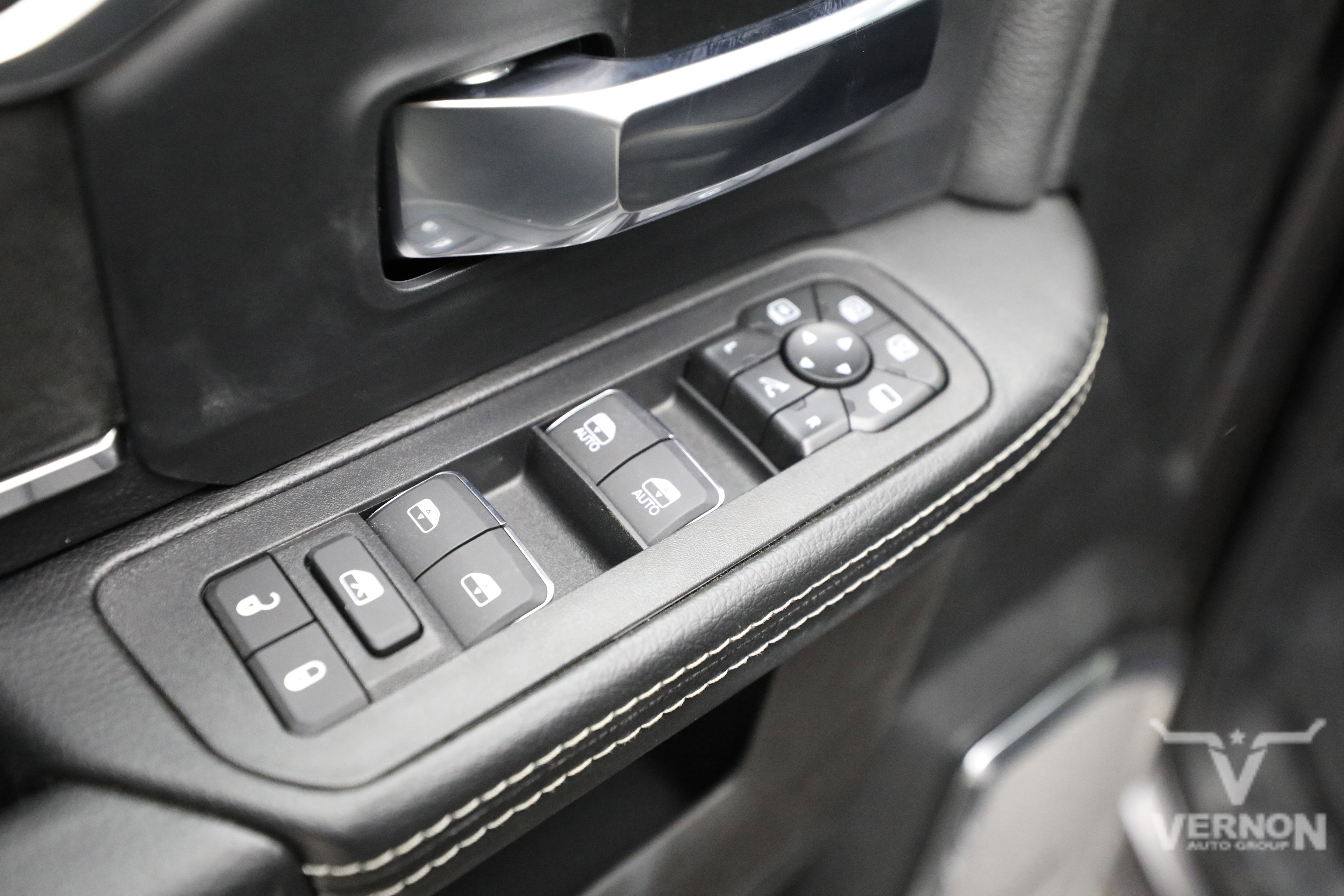 New 2026 RAM 3500 Laramie AWD/4WD image 17