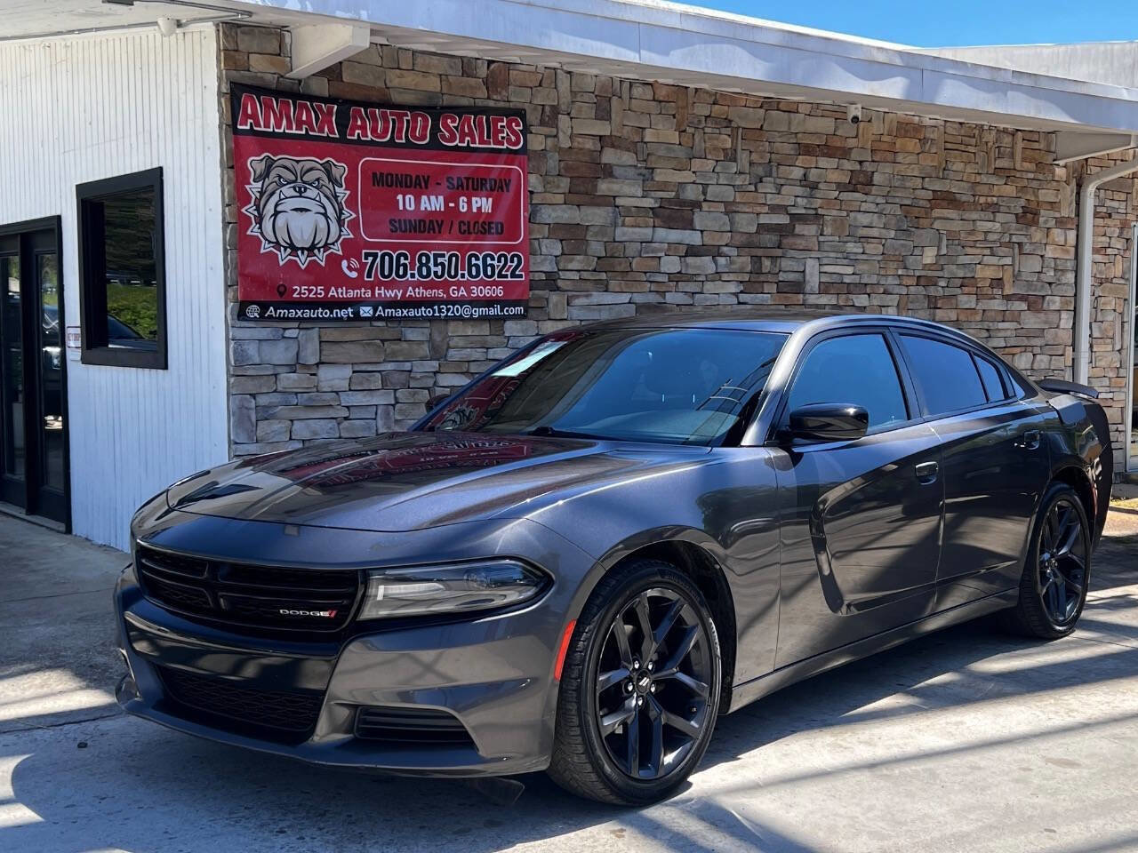 Used 2019 Dodge Charger SXT w/ Blacktop Package image 2