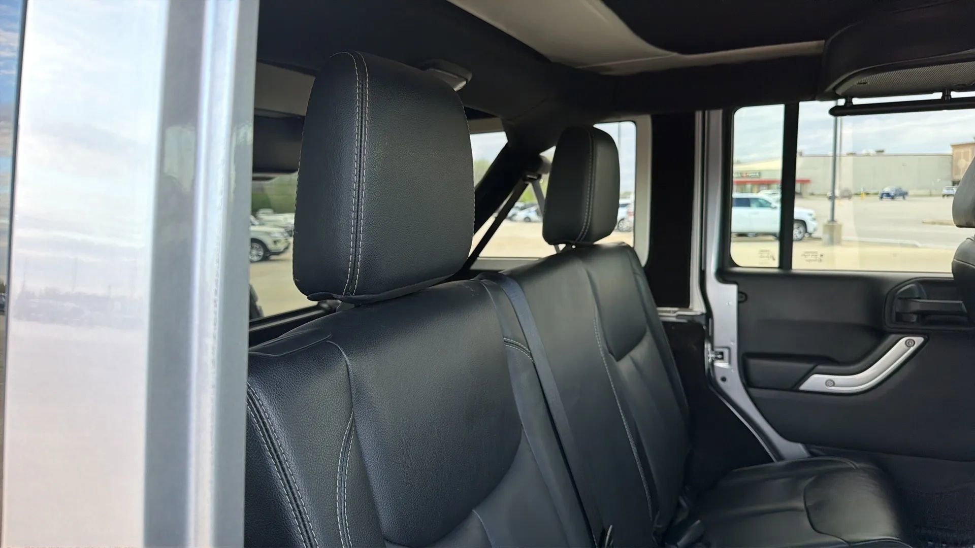 Used 2016 Jeep Wrangler Unlimited Rubicon image 79