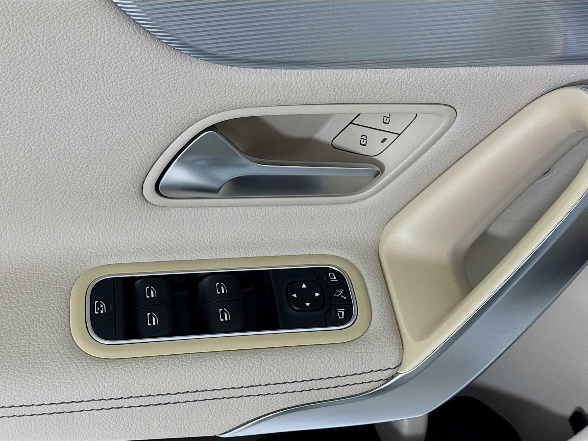 Certified 2022 Mercedes-Benz CLA 250 image 18