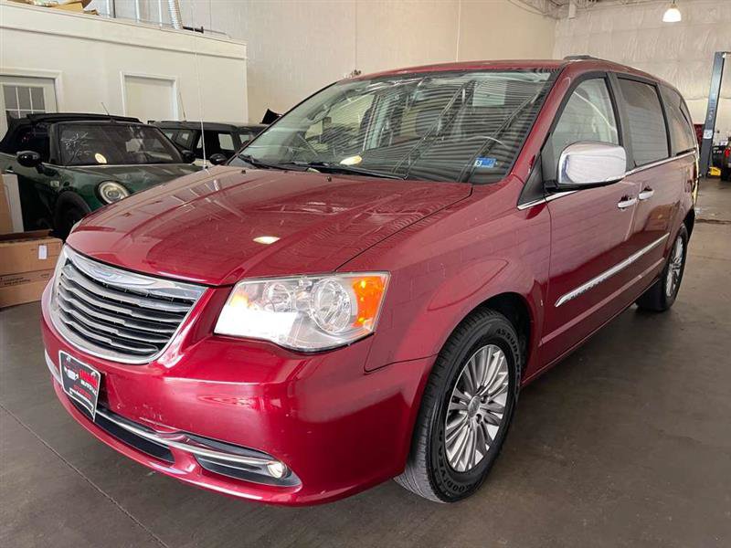 Used 2015 Chrysler Town & Country Touring-L w/ Driver Convenience Group FWD image 5