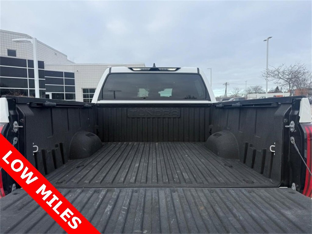Used 2022 Toyota Tundra SR5 w/ SR5 Convenience Package image 5