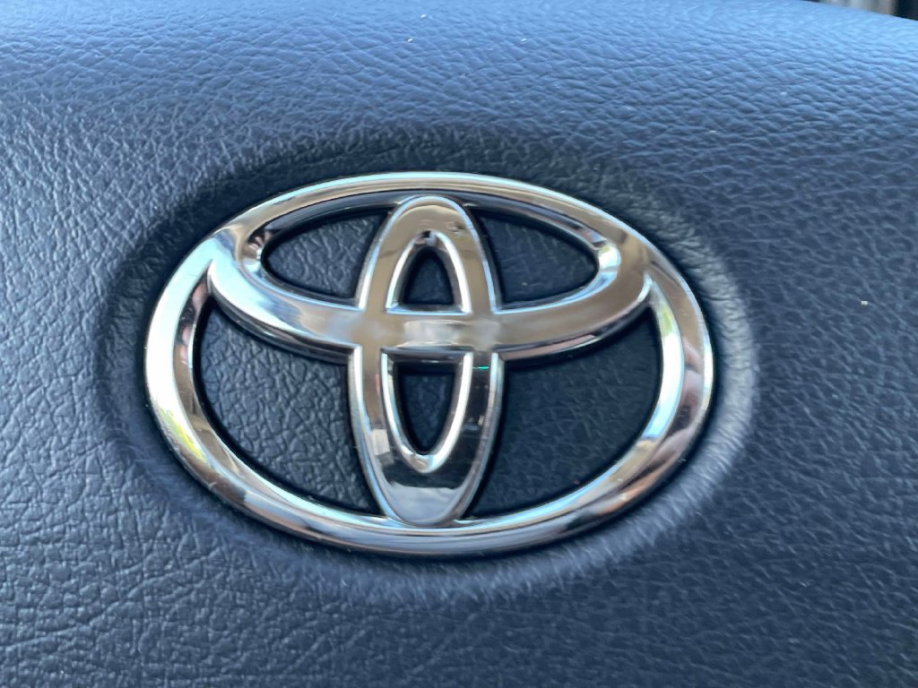 Used 2018 Toyota Tacoma SR5 RWD image 32