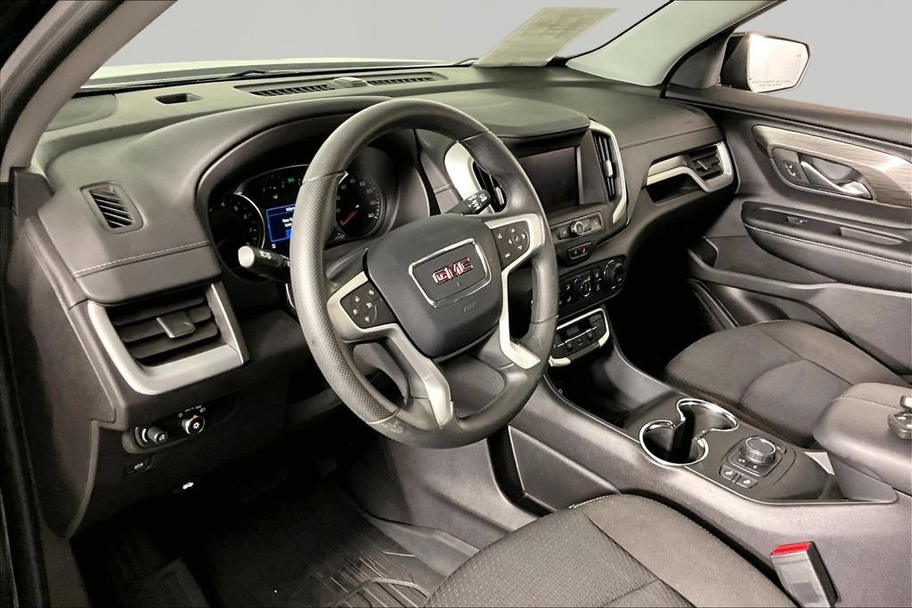 Used 2024 GMC Terrain SLE w/ Driver Convenience Package FWD image 16