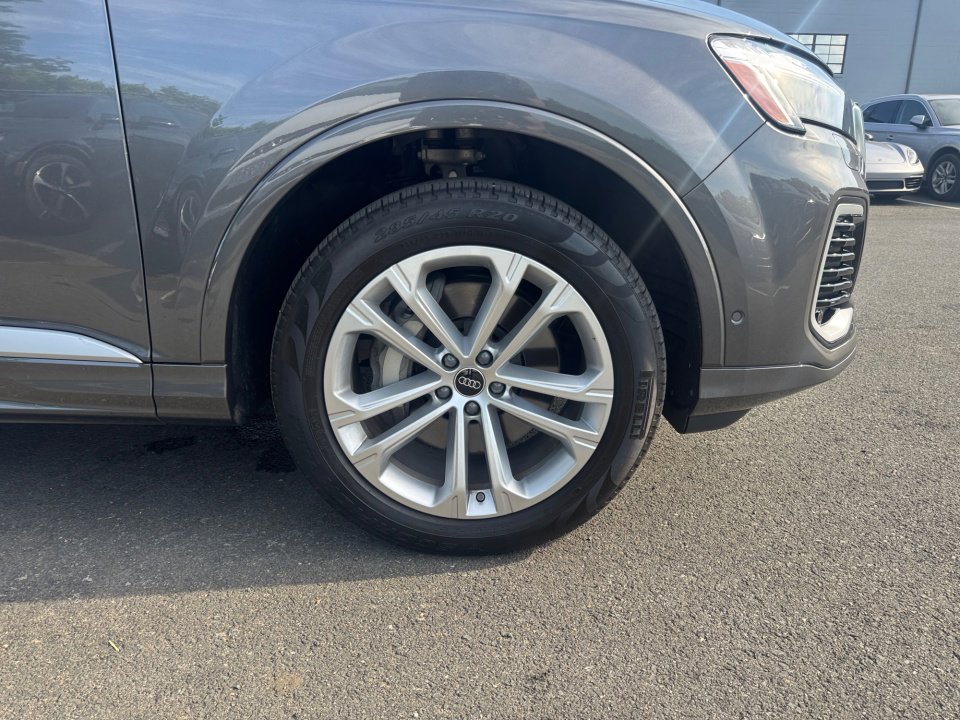 Certified 2025 Audi Q7 2.0T Premium w/ Convenience Package AWD/4WD image 25