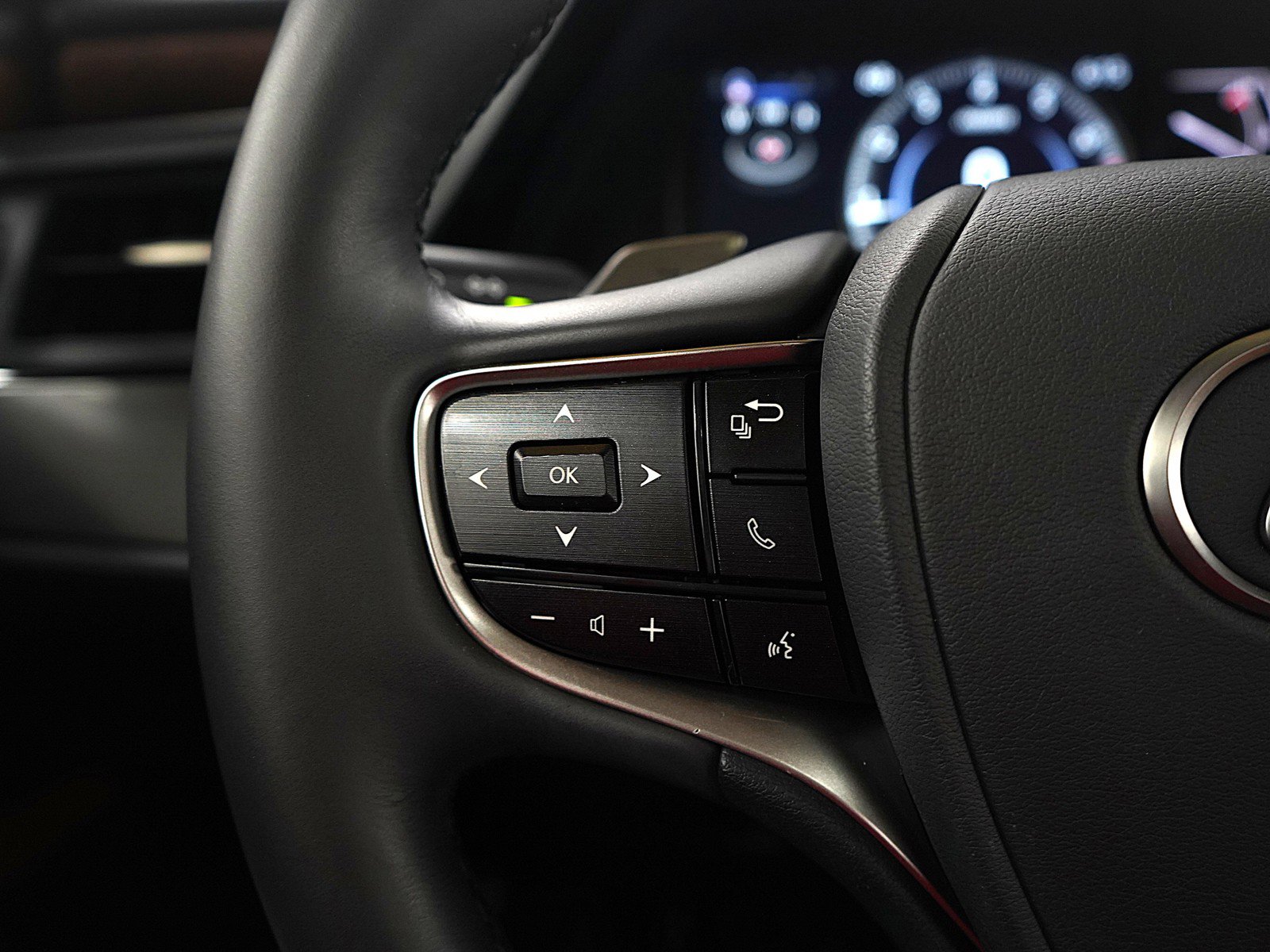 Used 2024 Lexus ES 250 w/ Premium Package image 26