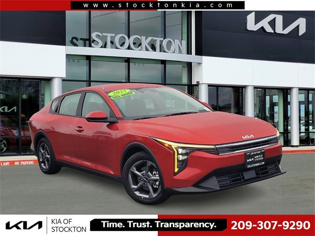 Used 2025 Kia K4 LXS image 1