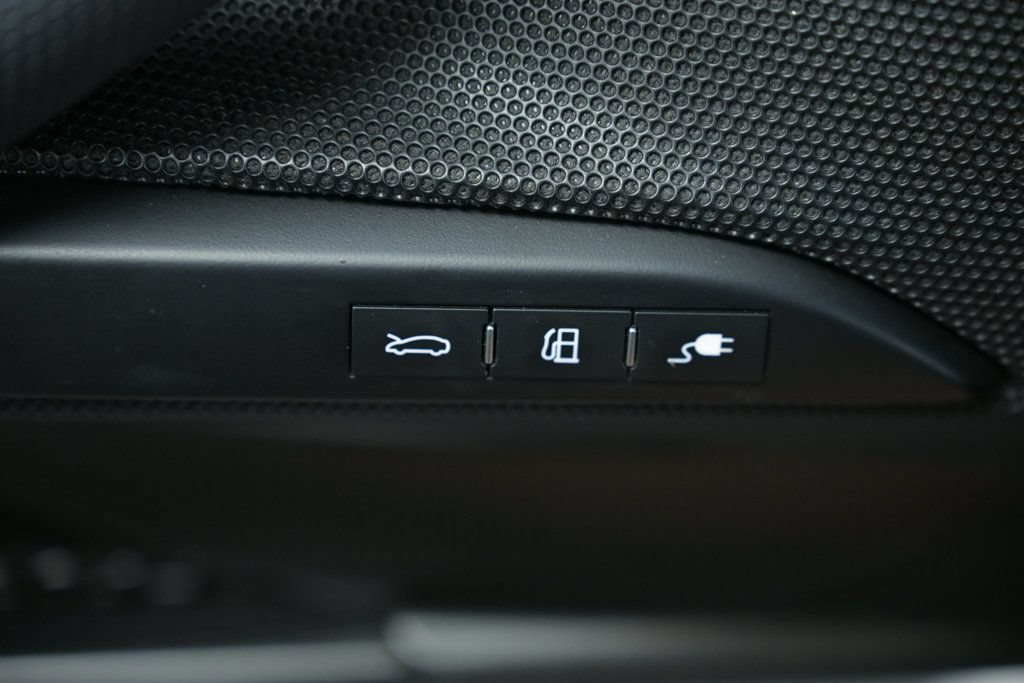 Used 2022 Ferrari 296 GTB RWD image 36