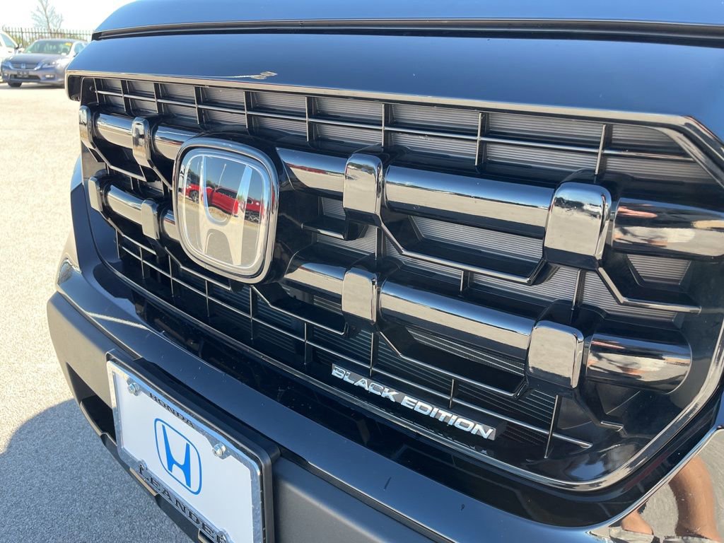 Certified 2025 Honda Ridgeline Black Edition image 15