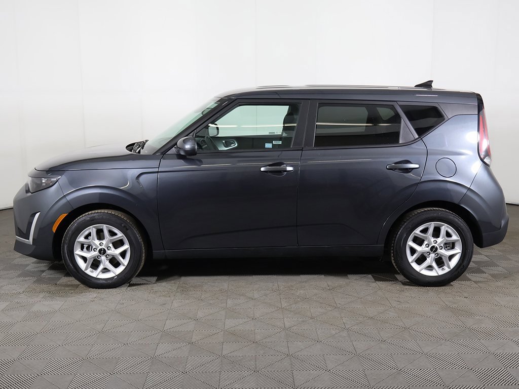 Used 2024 Kia Soul LX w/ Option Group 015 image 16