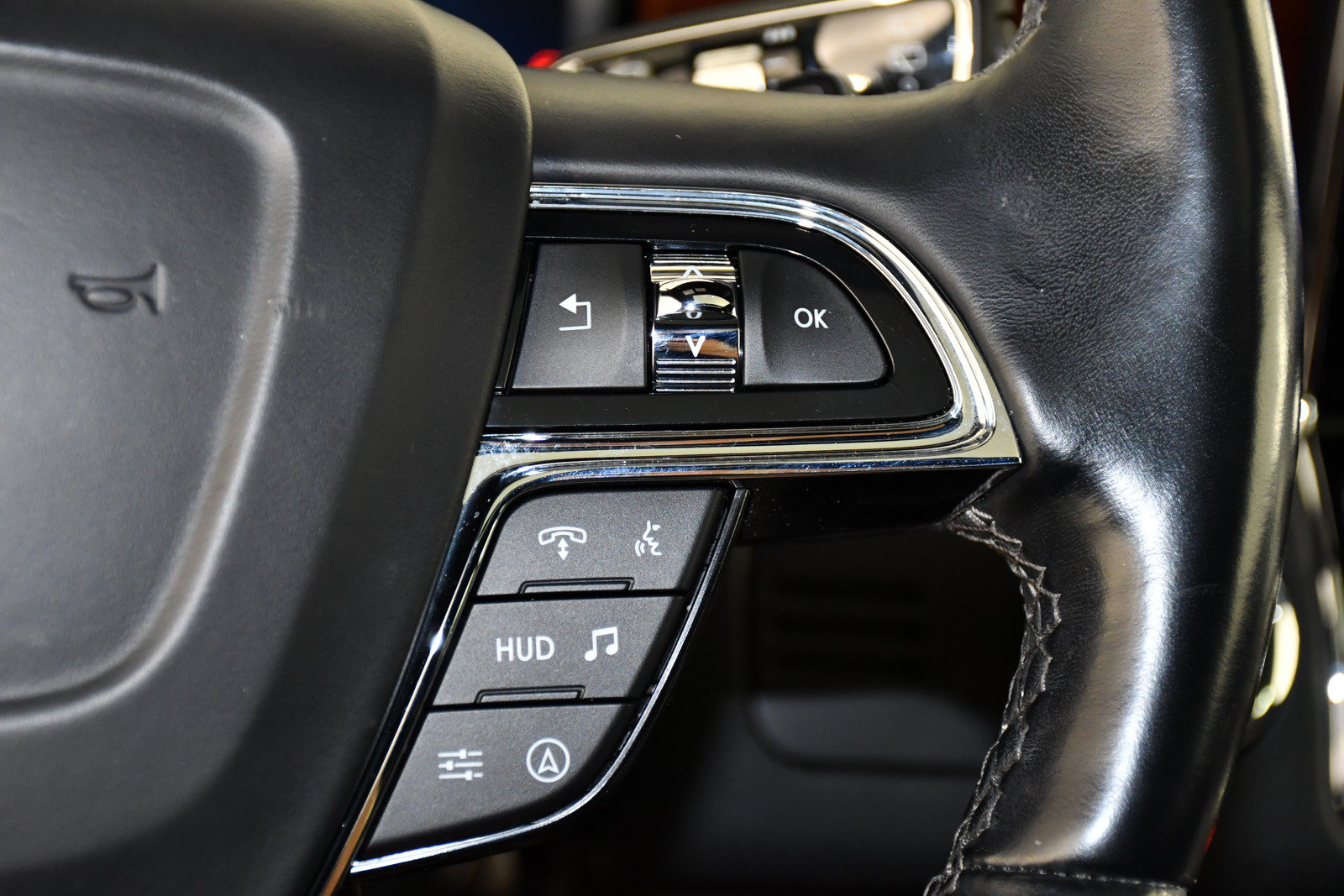 Used 2023 Lincoln Navigator L Reserve AWD/4WD image 22