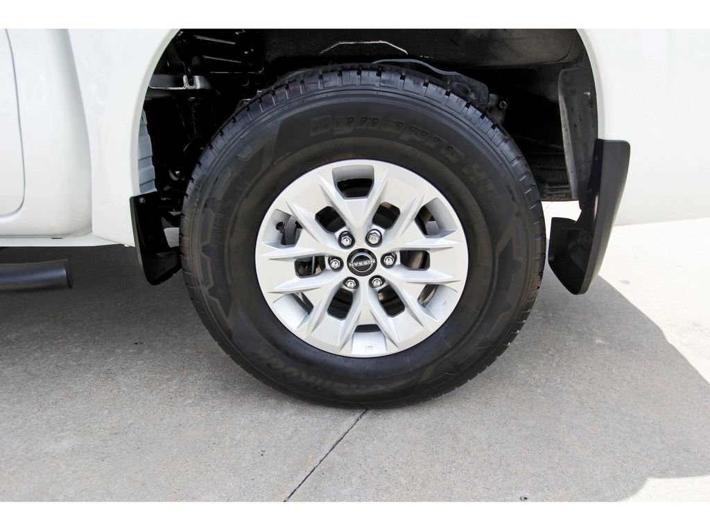 Used 2024 Nissan Frontier SV w/ Technology Package image 27