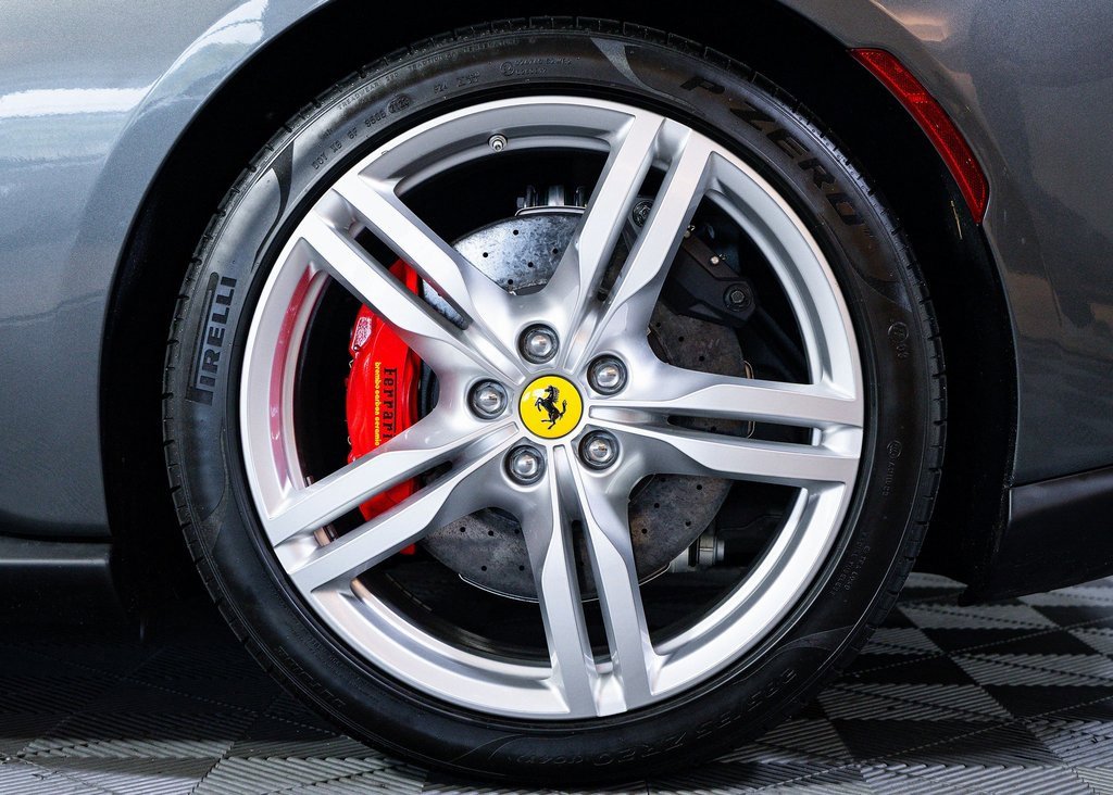 Certified 2023 Ferrari Portofino M image 10