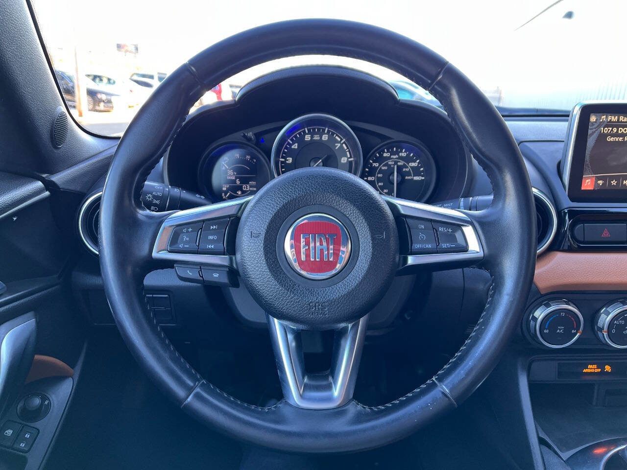 Used 2017 FIAT 124 Spider Lusso image 11