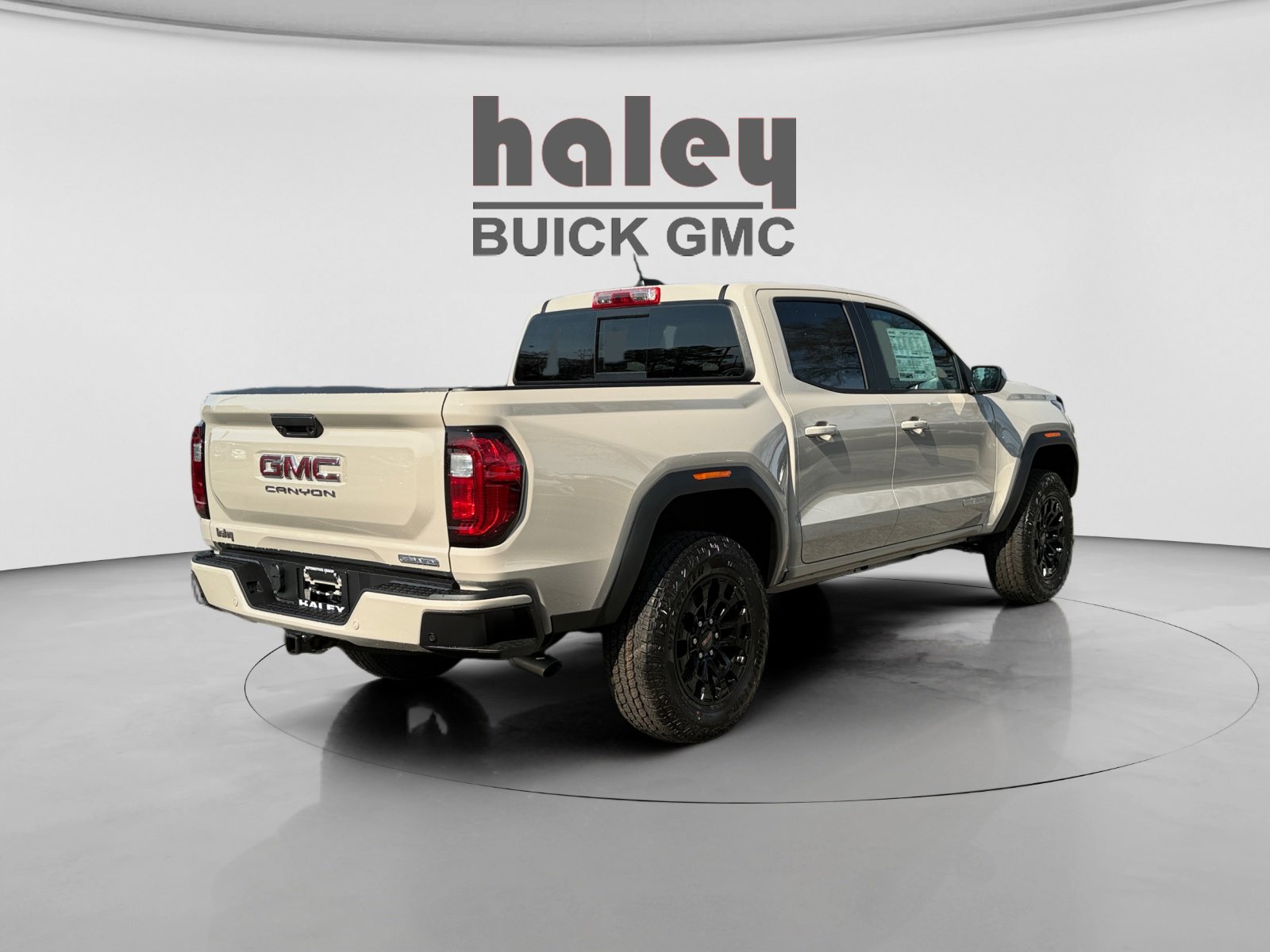 New 2026 GMC Canyon Elevation w/ Convenience Package image 5