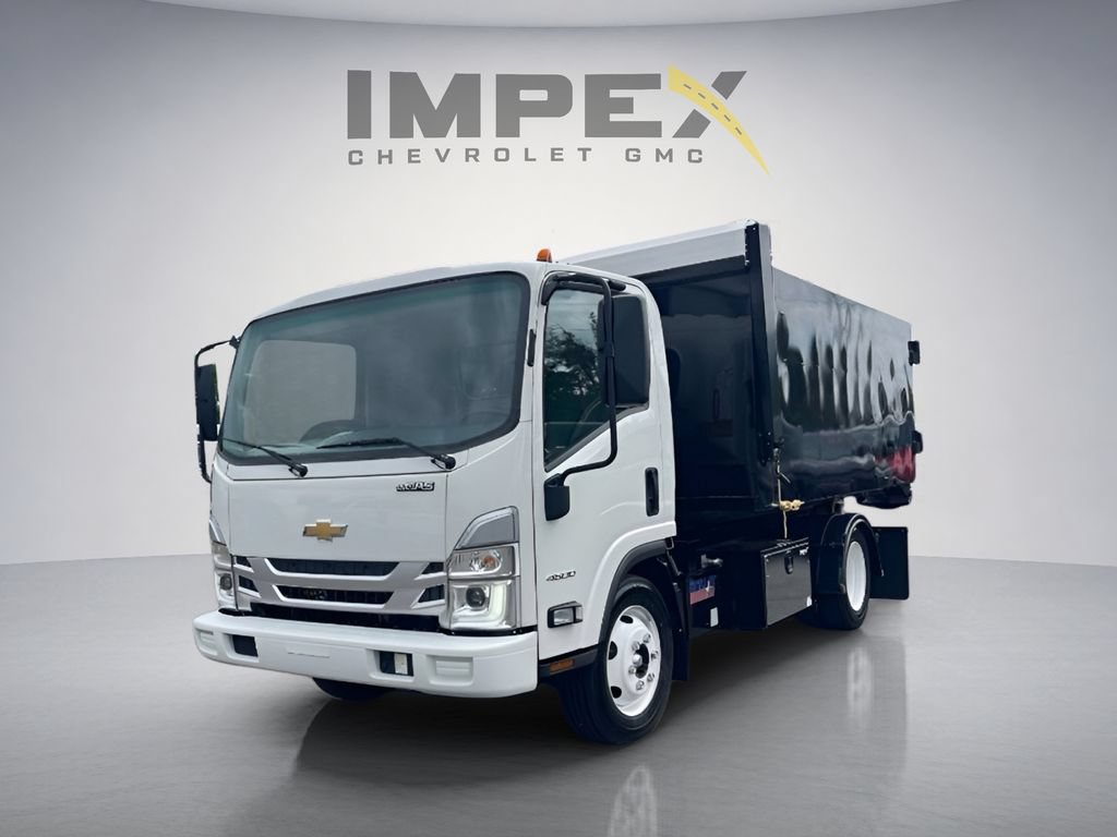 Used 2024 Chevrolet Low Cab Forward RWD image 1