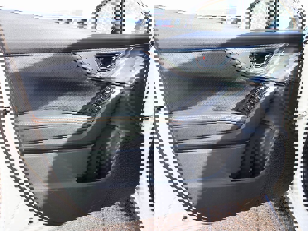 Used 2023 Subaru Crosstrek 2.5i Limited w/ Moonroof Package image 21