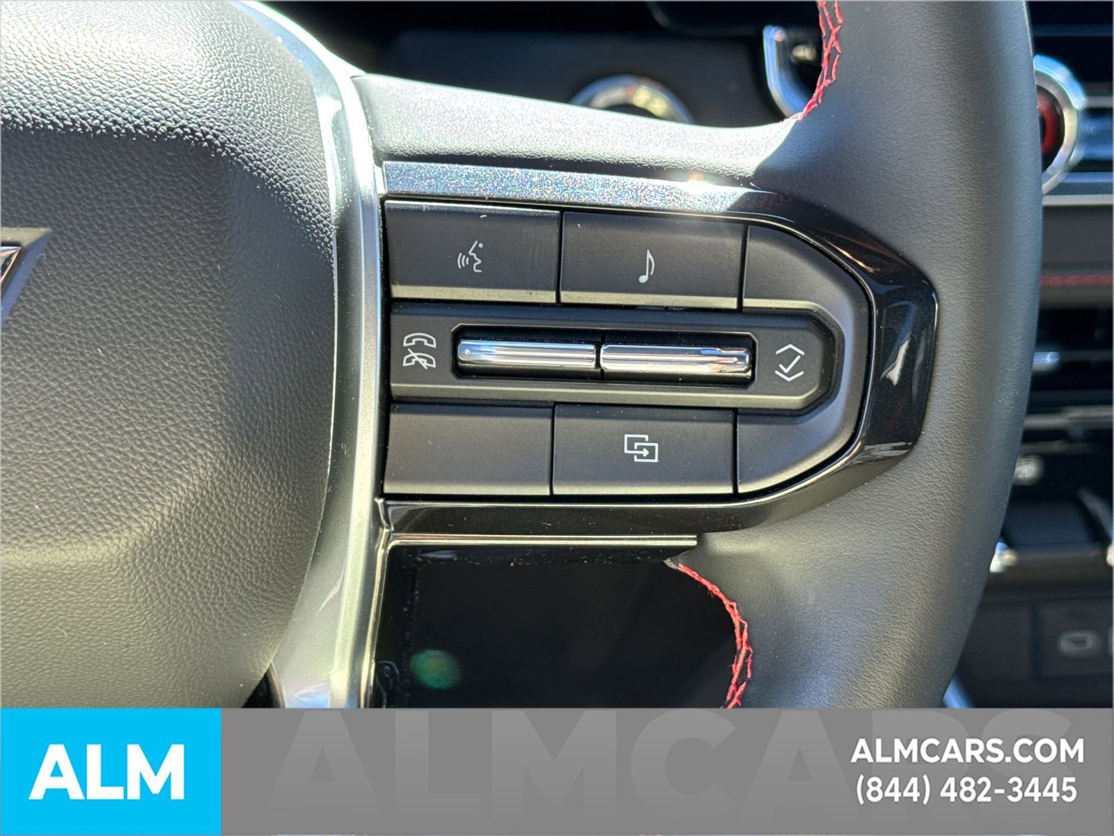 Used 2025 Chevrolet Colorado Z71 w/ Technology Package image 30