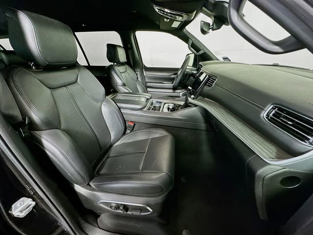 Used 2024 Jeep Wagoneer L Series II w/ Flexible Seating Group image 31