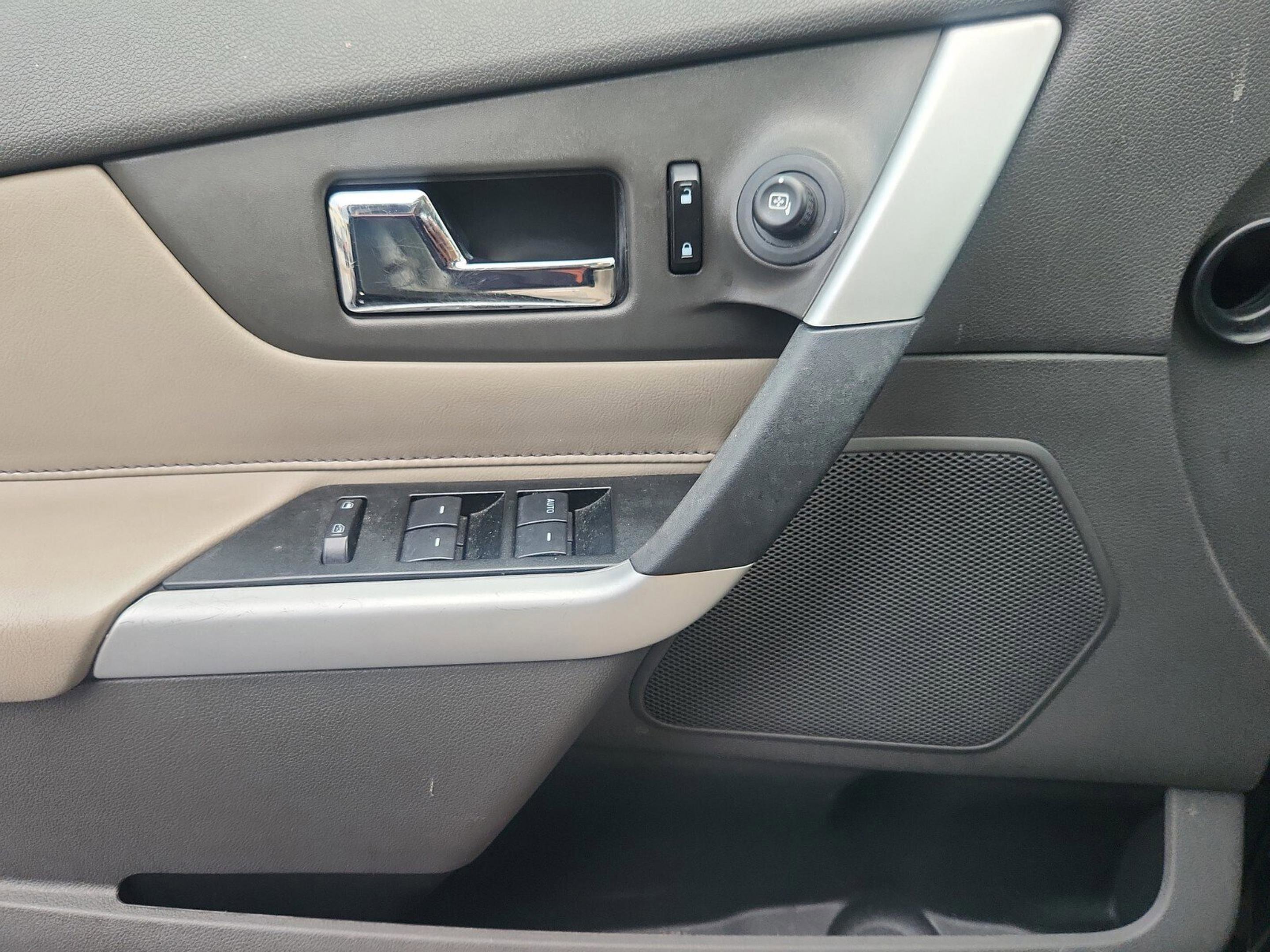 Used 2013 Ford Edge SEL image 26