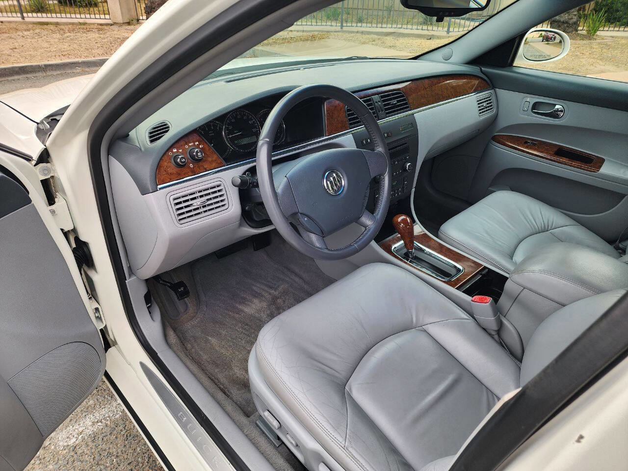 Used 2005 Buick LaCrosse CXS image 25