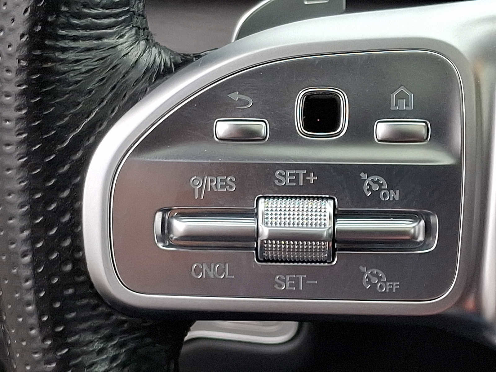 Used 2020 Mercedes-Benz GLE 350 4MATIC image 24
