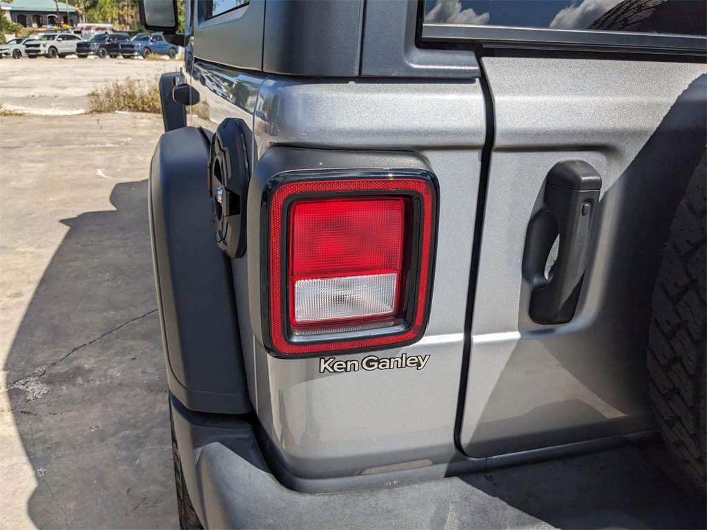 Used 2021 Jeep Wrangler Unlimited Sport image 12