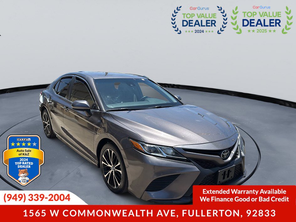Used 2018 Toyota Camry SE FWD image 2