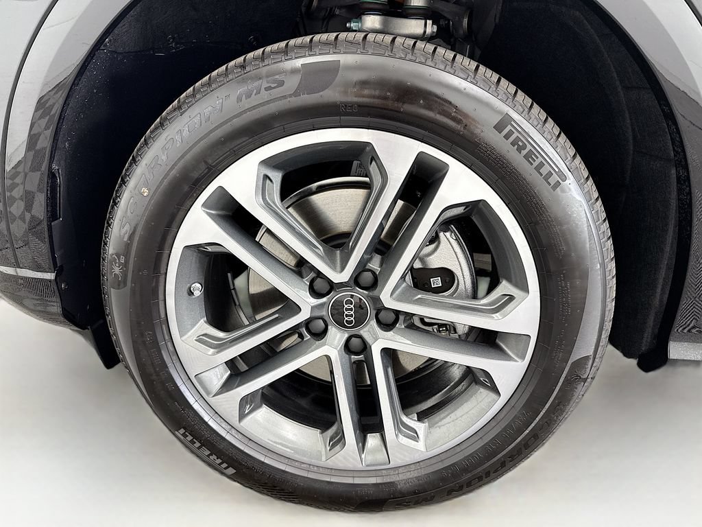 Certified 2025 Audi Q5 Premium Plus w/ Premium Plus AWD/4WD image 30