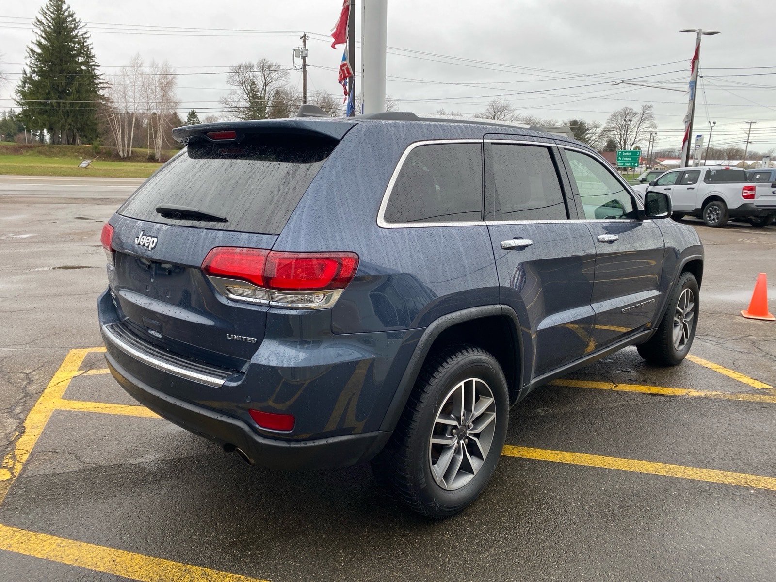 Used 2021 Jeep Grand Cherokee Limited AWD/4WD image 5