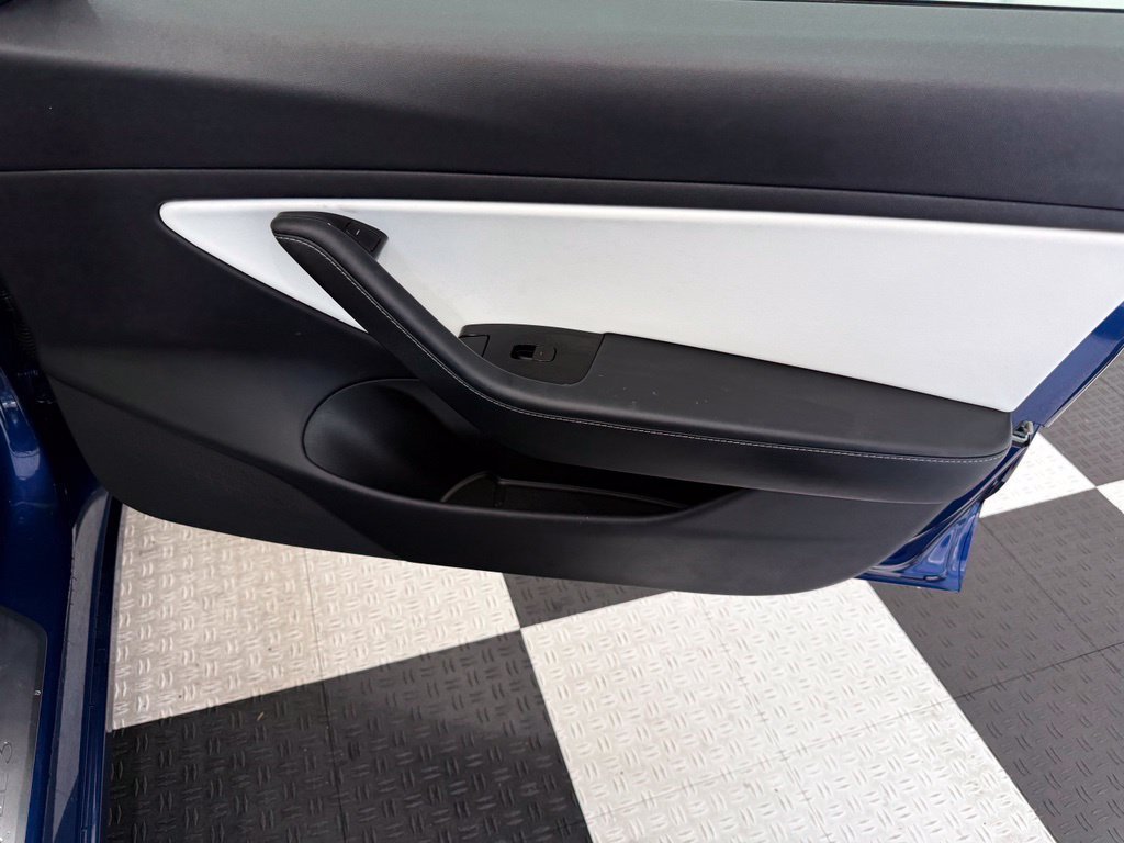 Used 2019 Tesla Model 3 Long Range RWD image 21