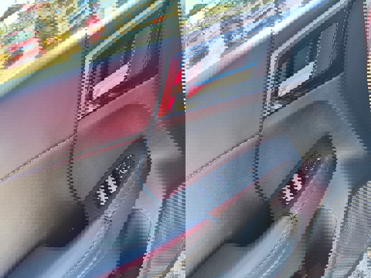 Used 2024 Mitsubishi Outlander SE image 11