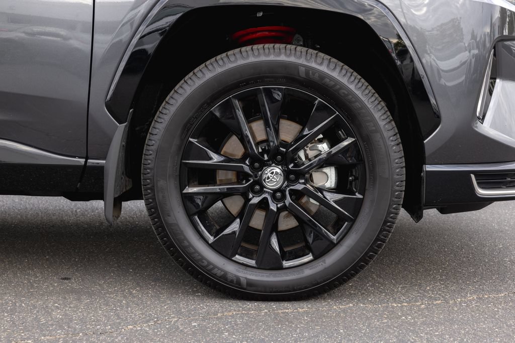 Certified 2025 Toyota RAV4 XSE AWD/4WD image 4