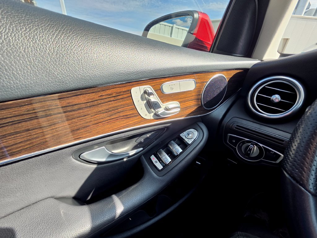 Used 2019 Mercedes-Benz GLC 300 image 9