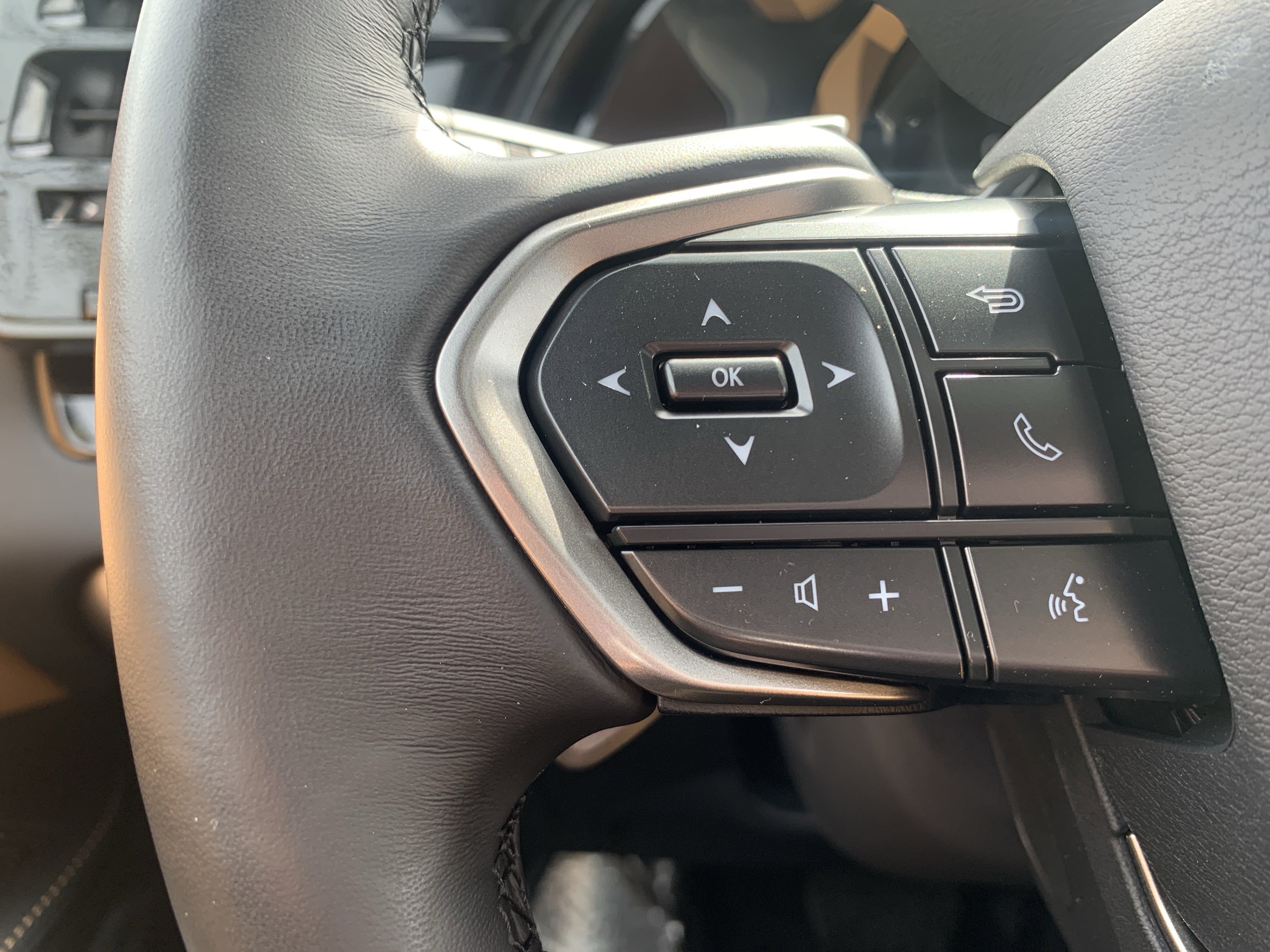 Certified 2025 Lexus RX 350 Premium w/ Accessory Package (Z1) image 19