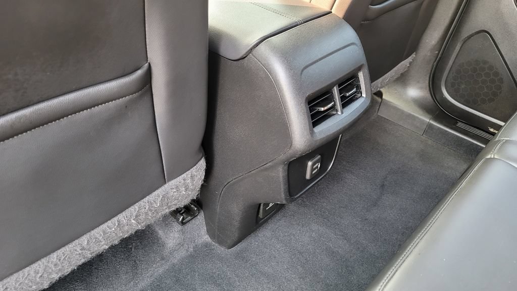 Used 2020 Chevrolet Equinox Premier w/ Premier Redline Edition FWD image 26