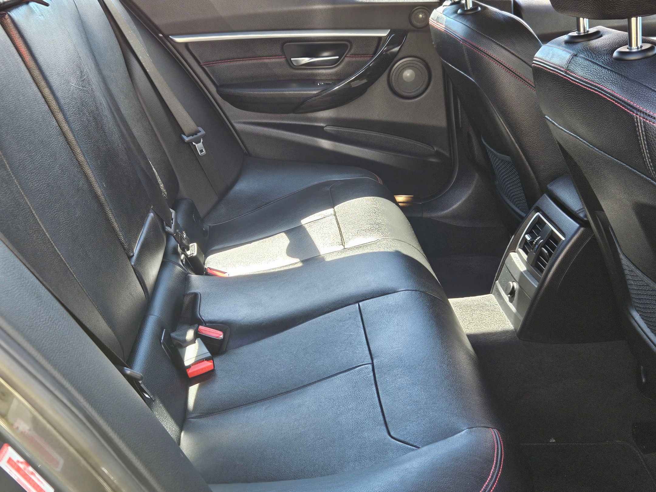 Used 2018 BMW 330i xDrive Sedan AWD/4WD image 29