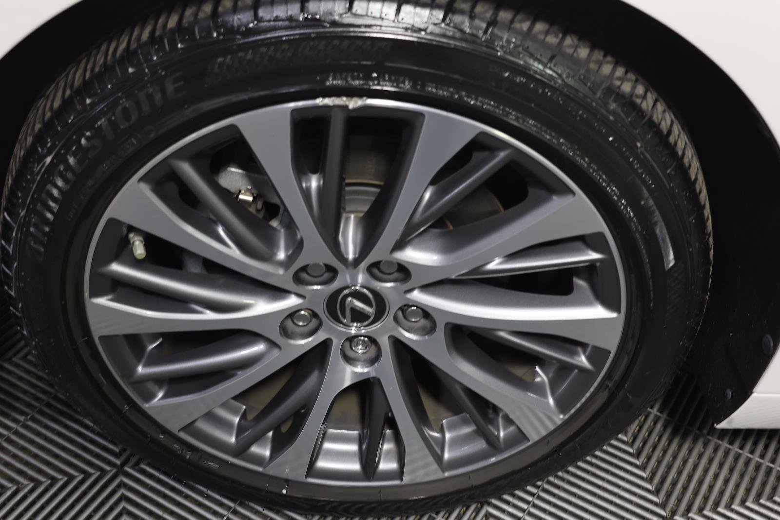 Used 2019 Lexus ES 350 w/ Premium Package image 26