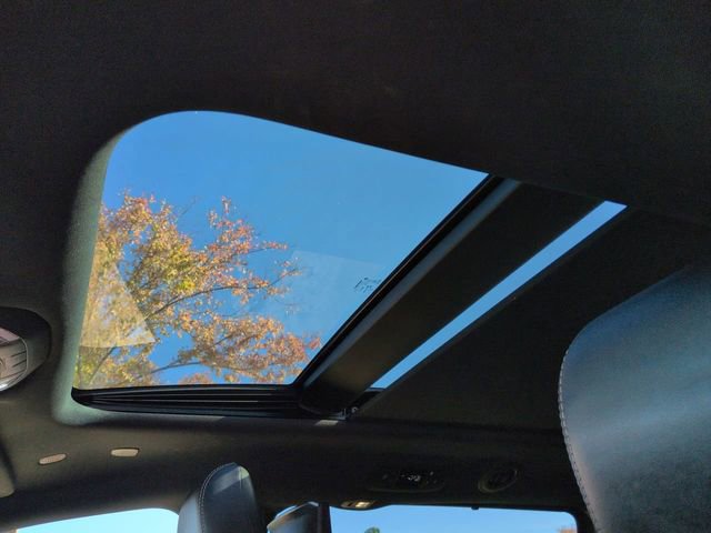 Used 2023 Chrysler Pacifica Limited w/ Uconnect Theater Family Group image 24