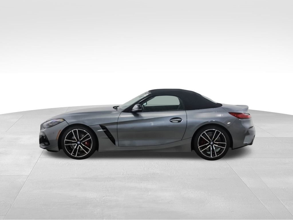 Certified 2025 BMW Z4 M40i w/ Edition image 2