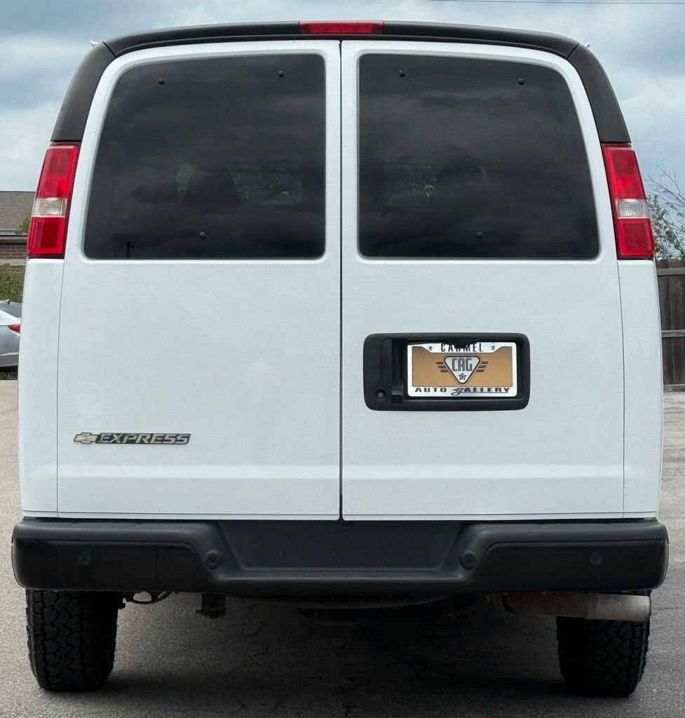 Used 2022 Chevrolet Express 3500 LS RWD image 4