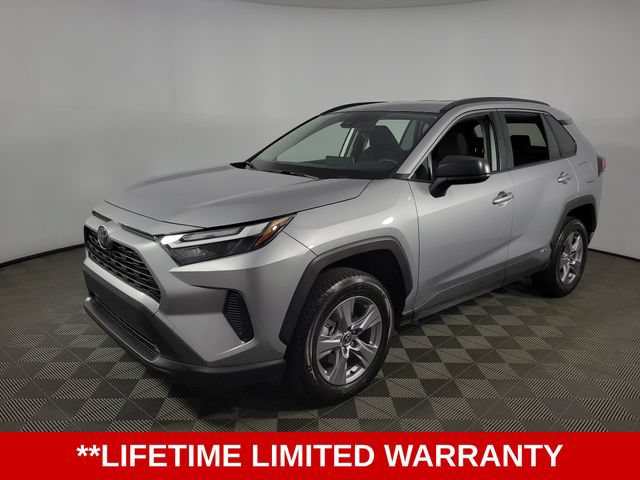 Used 2025 Toyota RAV4 LE AWD/4WD image 3