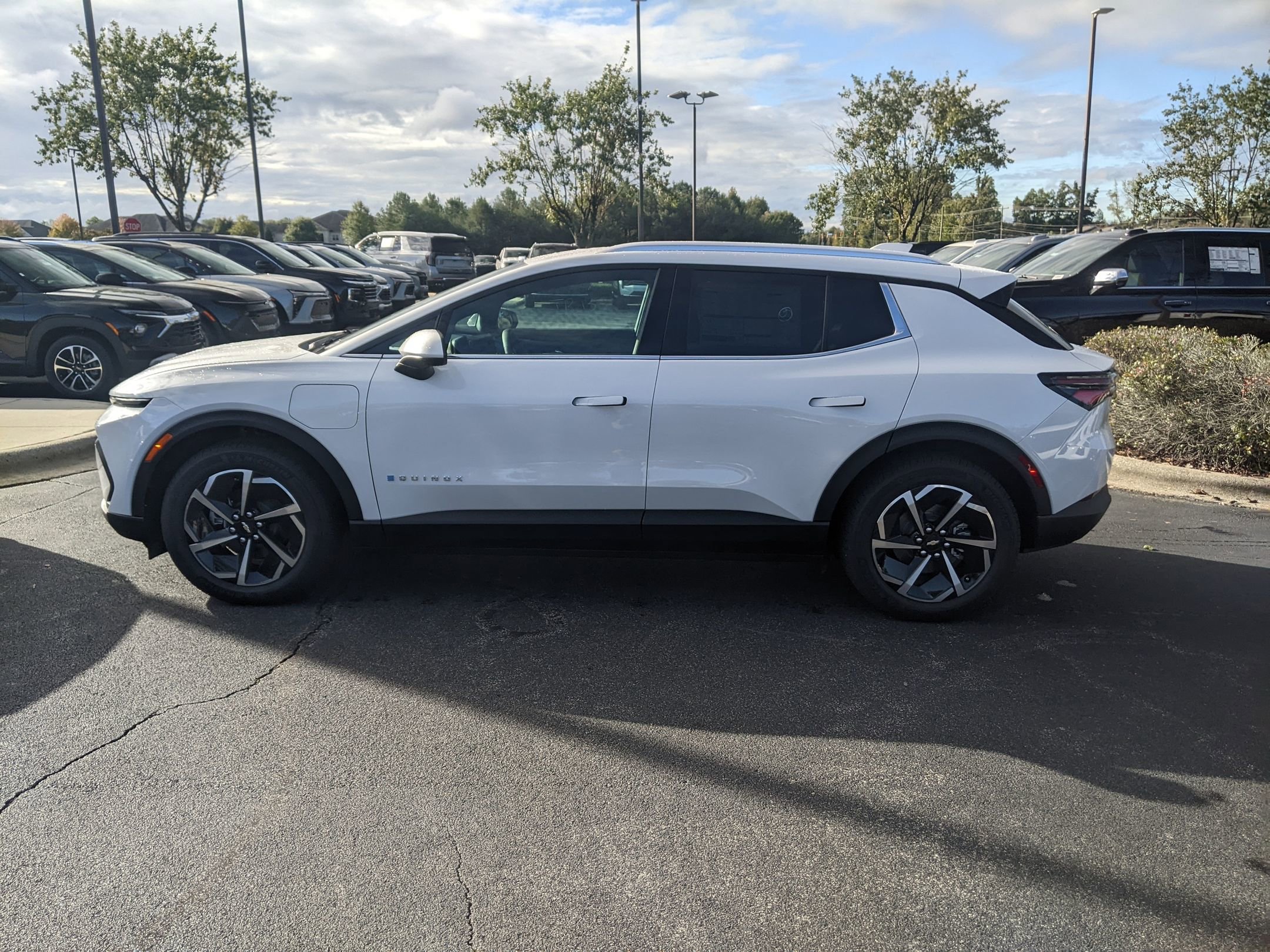 New 2026 Chevrolet Equinox EV LT image 5