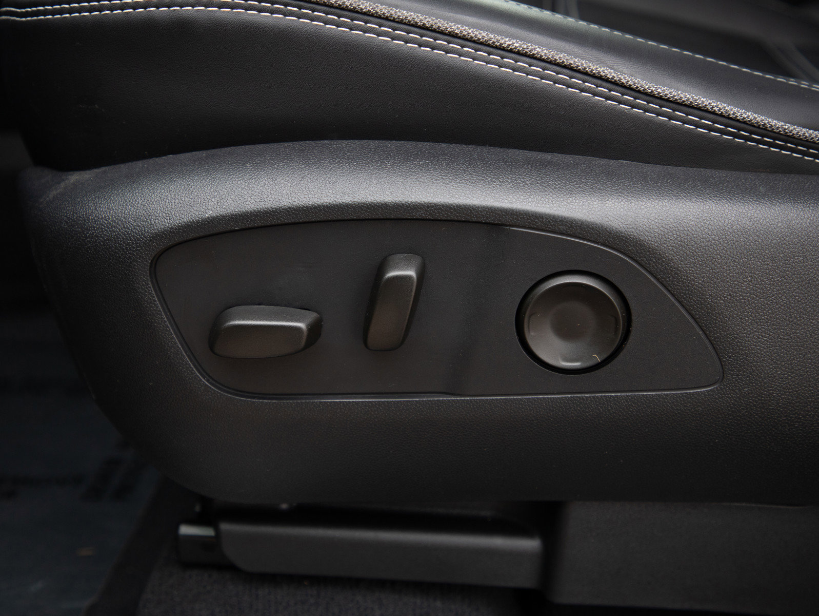 Used 2024 GMC Sierra EV Denali AWD/4WD image 27