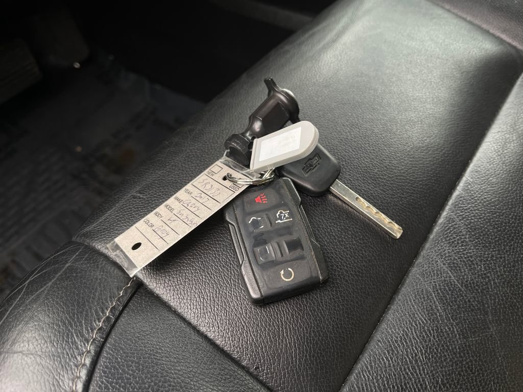 Used 2017 Chevrolet Suburban LT image 39