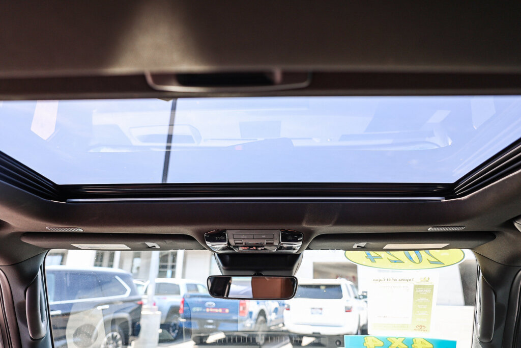 Used 2024 Lexus GX 550 w/ Accessory Package (2T) AWD/4WD image 6