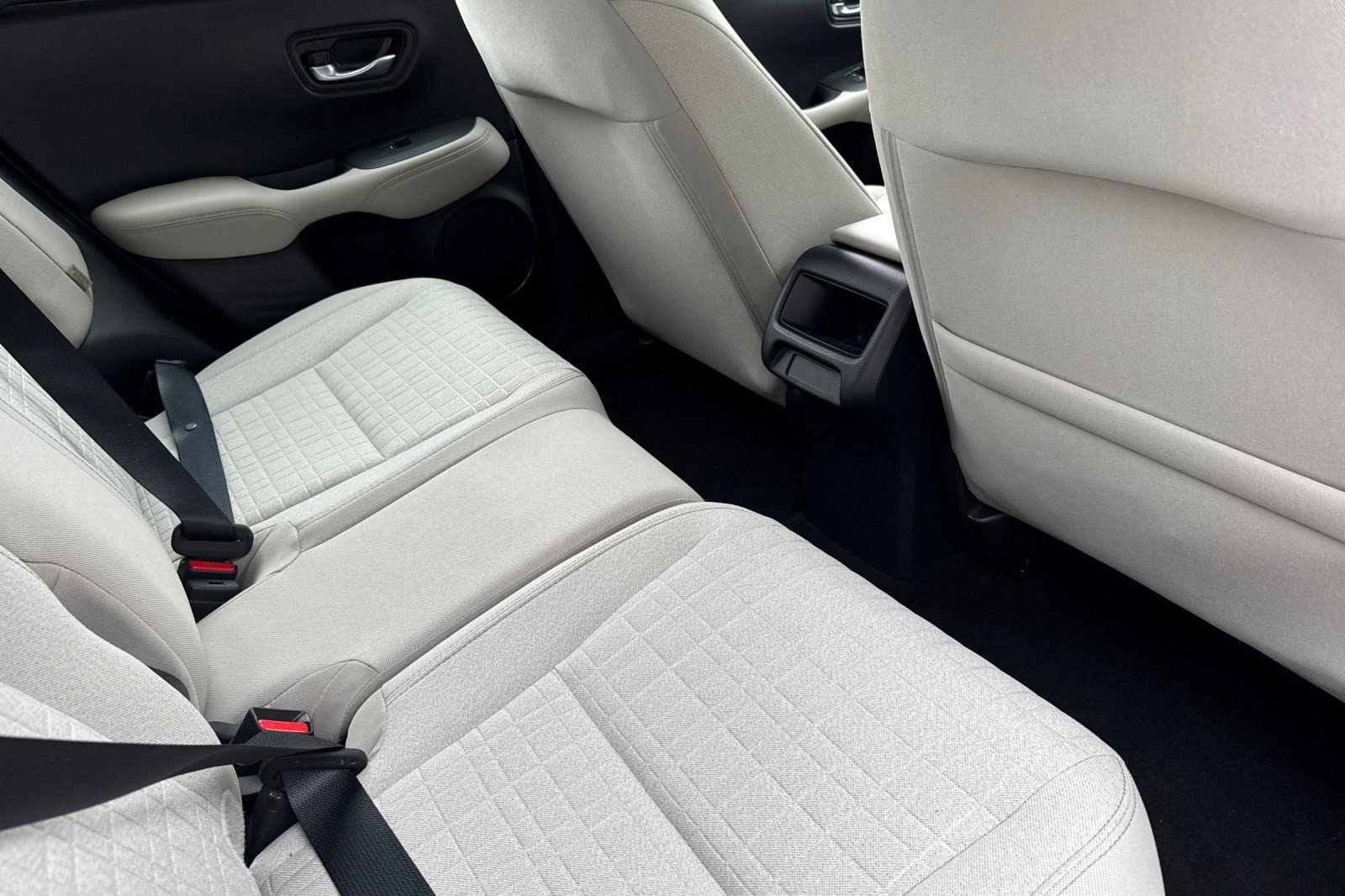 Used 2023 Honda HR-V LX image 29