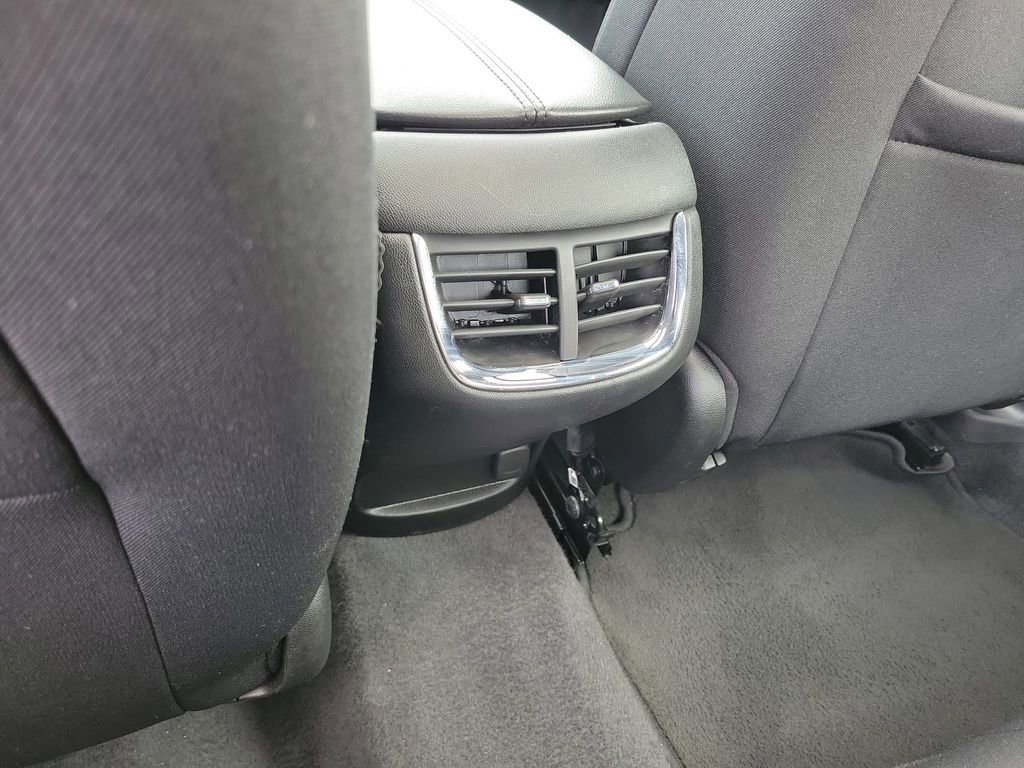 Used 2023 Chevrolet Malibu LT FWD image 14