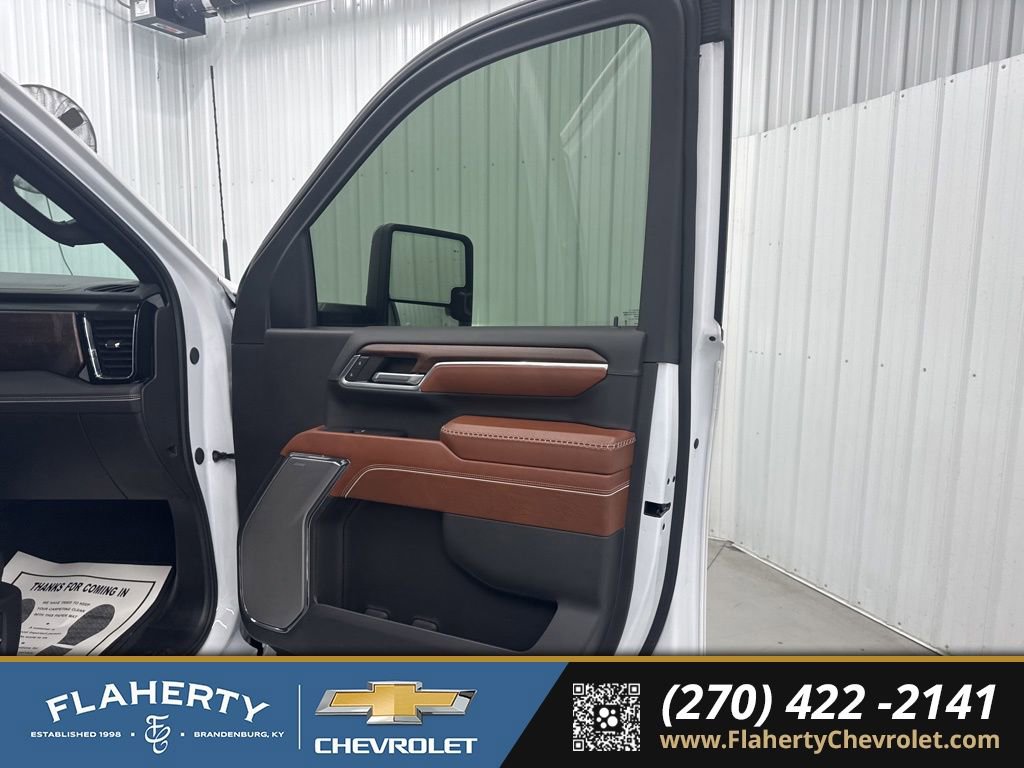 Used 2024 GMC Sierra 3500 Denali Ultimate image 12