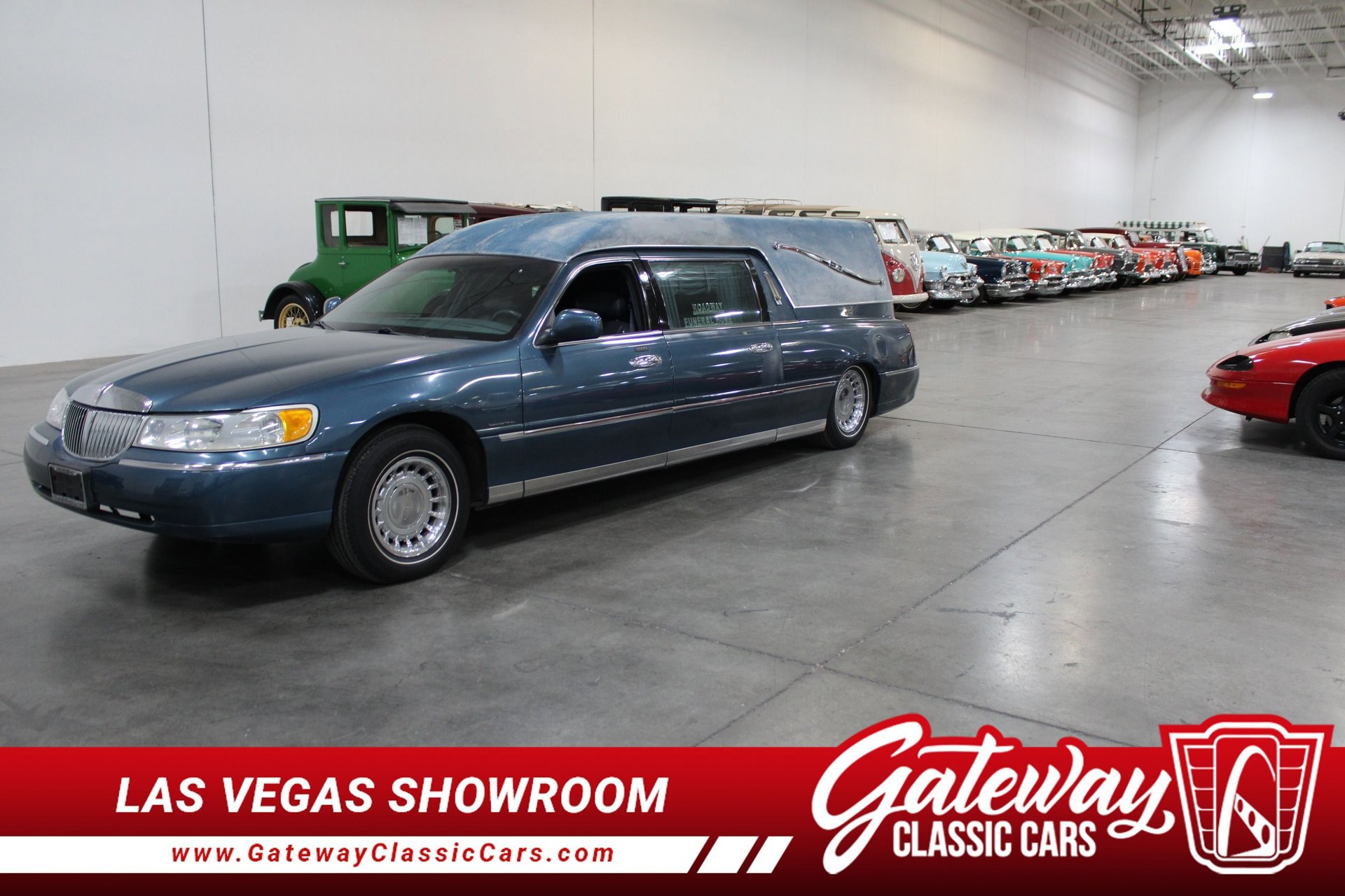 Used 2001 Lincoln Town Car Executive